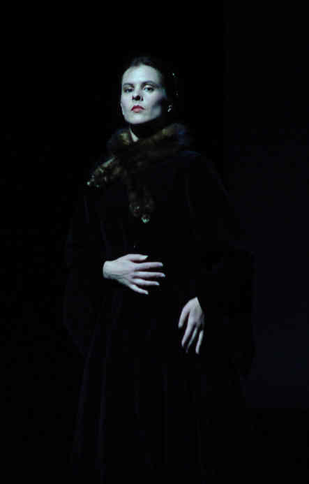 Angela Reinhardt als Maria Stuart
